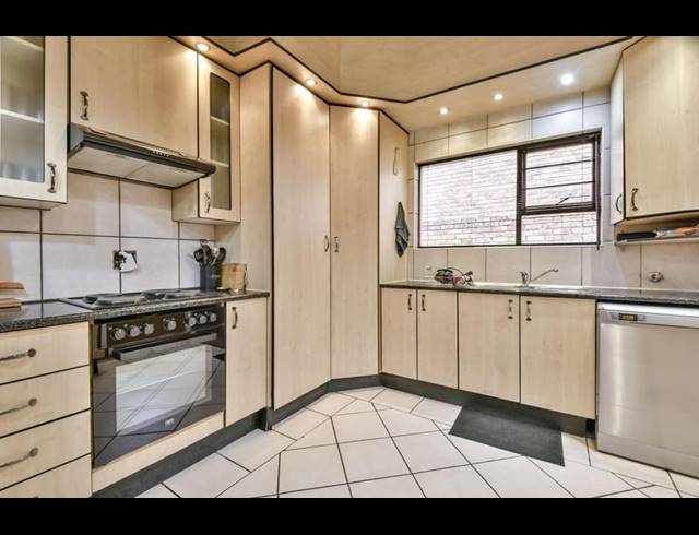 4 BEDROOM CLUSTER FOR SALE IN MEYERSDAL
